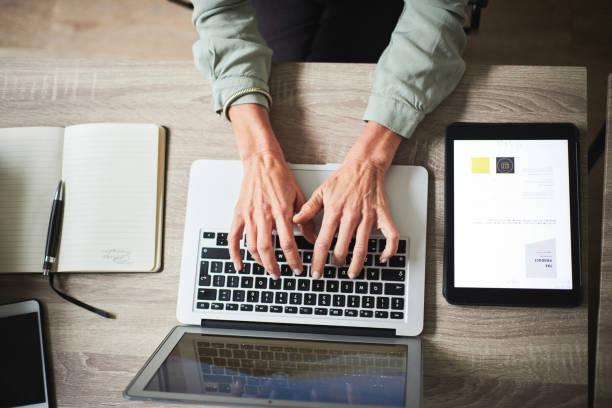 GHOSTWRITING INCOME GENERATOR – Earn in dollars writing for foreign platforms